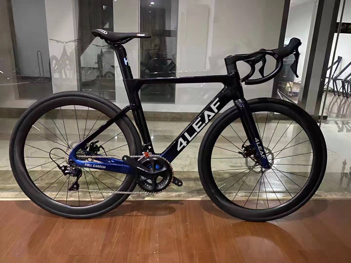 700x45Cアーバン グラベルバイク、カーボンファイバー素 - Cycling Commute Training のレビューと価格